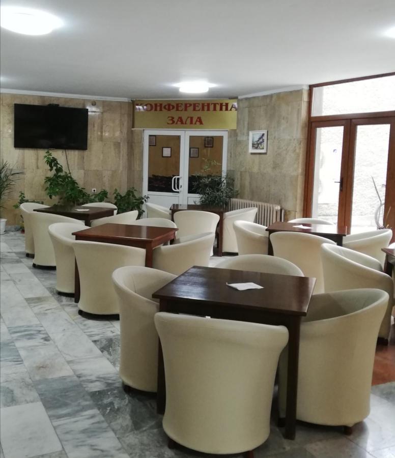 Apart Hotel Central Razgrad المظهر الخارجي الصورة